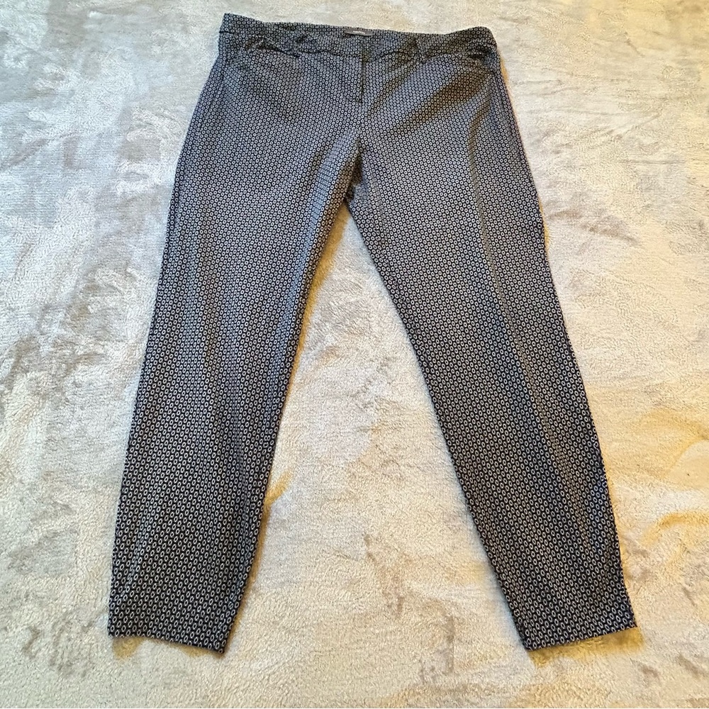 Maurices black with white pattern cotton spandex pants Size 15/16